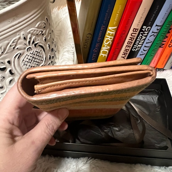 Gucci Colorful Woven Wallets - Picture 6 of 10